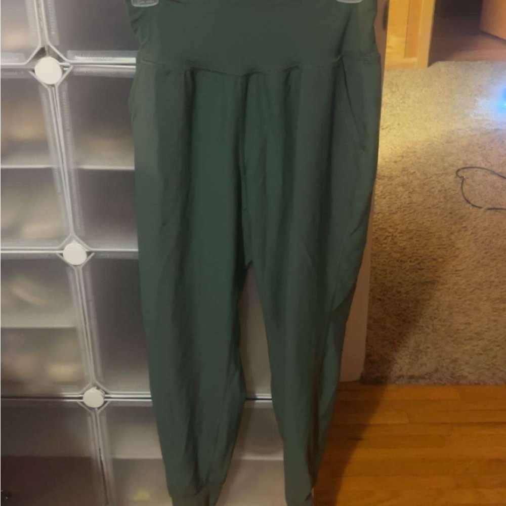 Women's Green Old Navy sweatpants